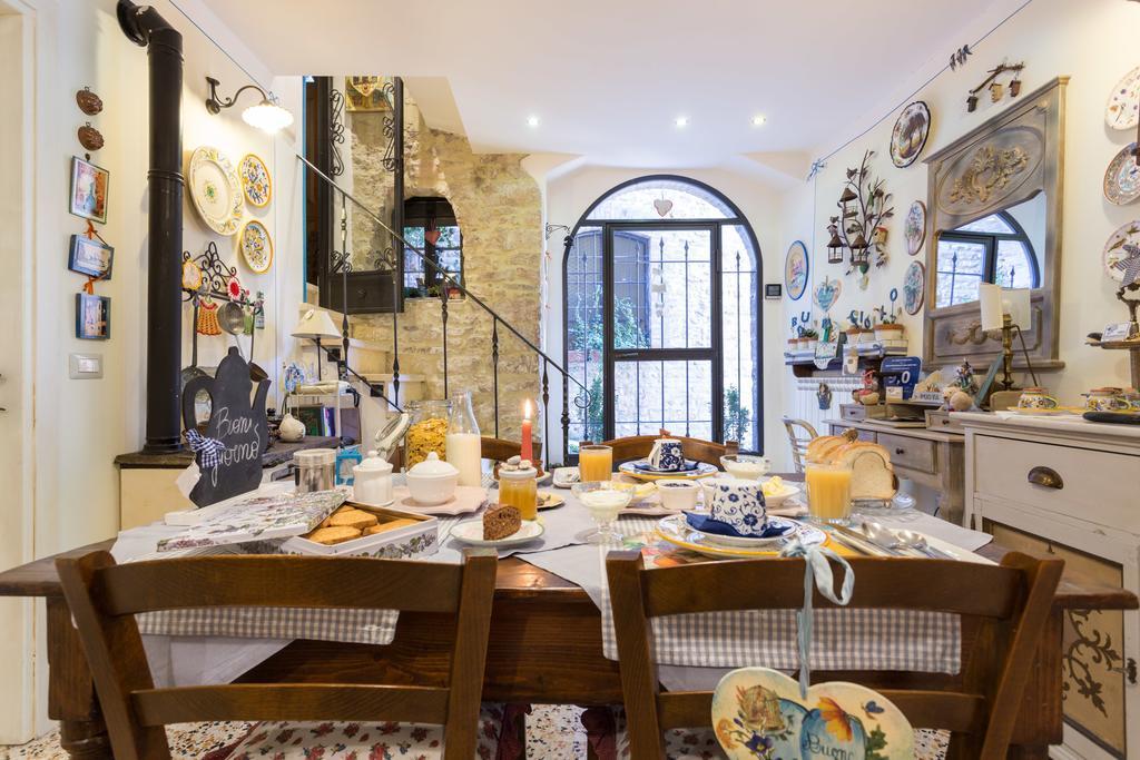 Bed And Breakfast A Casa Delle Fate Assisi Exterior photo
