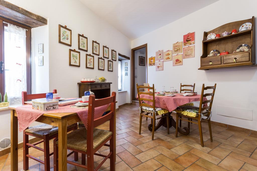 Bed And Breakfast A Casa Delle Fate Assisi Room photo
