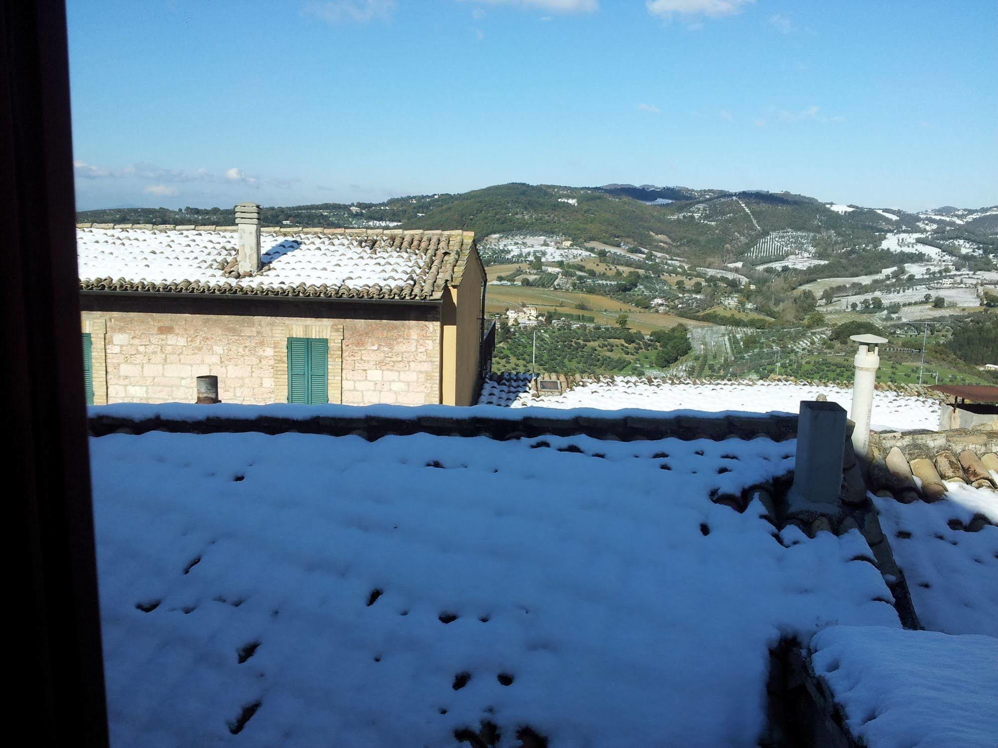 Bed And Breakfast A Casa Delle Fate Assisi Exterior photo