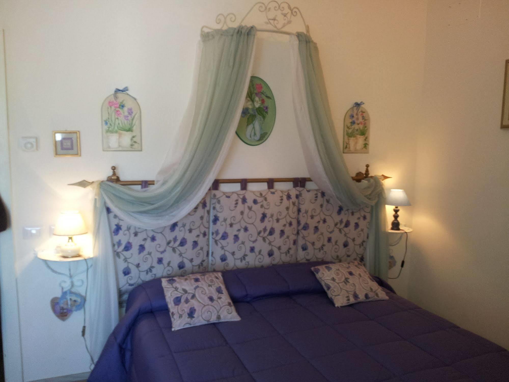 Bed And Breakfast A Casa Delle Fate Assisi Exterior photo