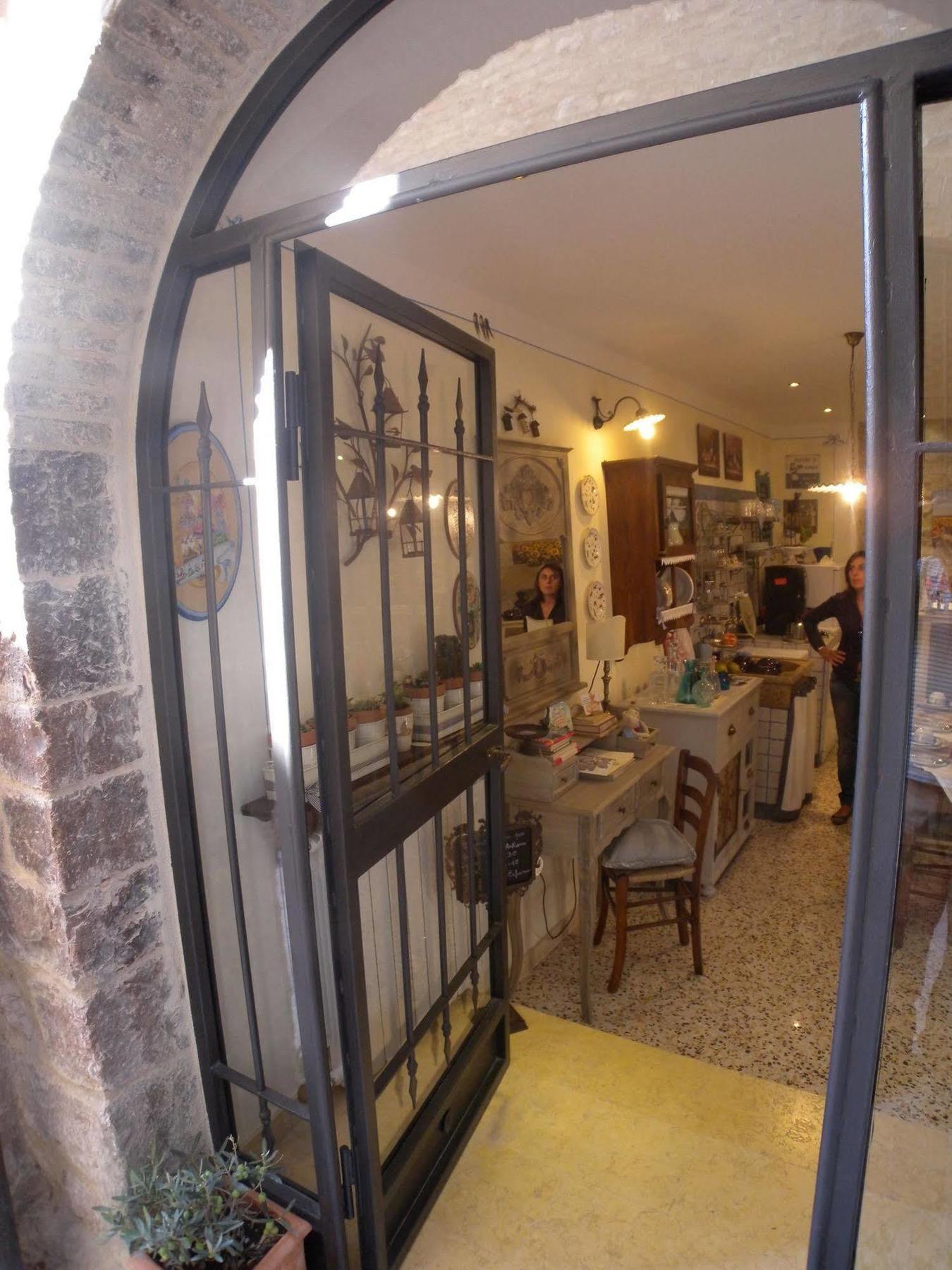 Bed And Breakfast A Casa Delle Fate Assisi Exterior photo