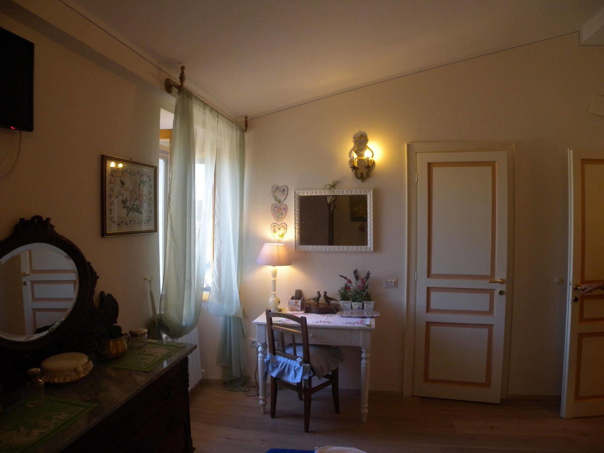 Bed And Breakfast A Casa Delle Fate Assisi Exterior photo